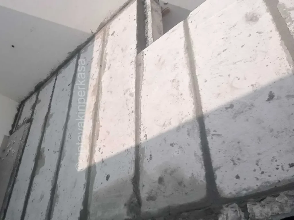 Hasil pemasangan panel lantai Grand Elephant di Ketintang, Surabaya